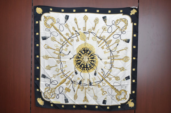 Authentic HERMES Carre 90 Scarf "Les Cles" Silk Black K4214