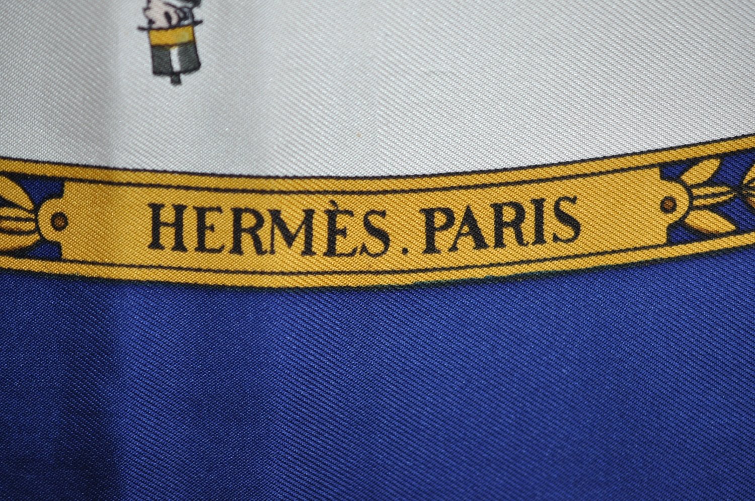 Authentic HERMES Carre 90 Scarf 