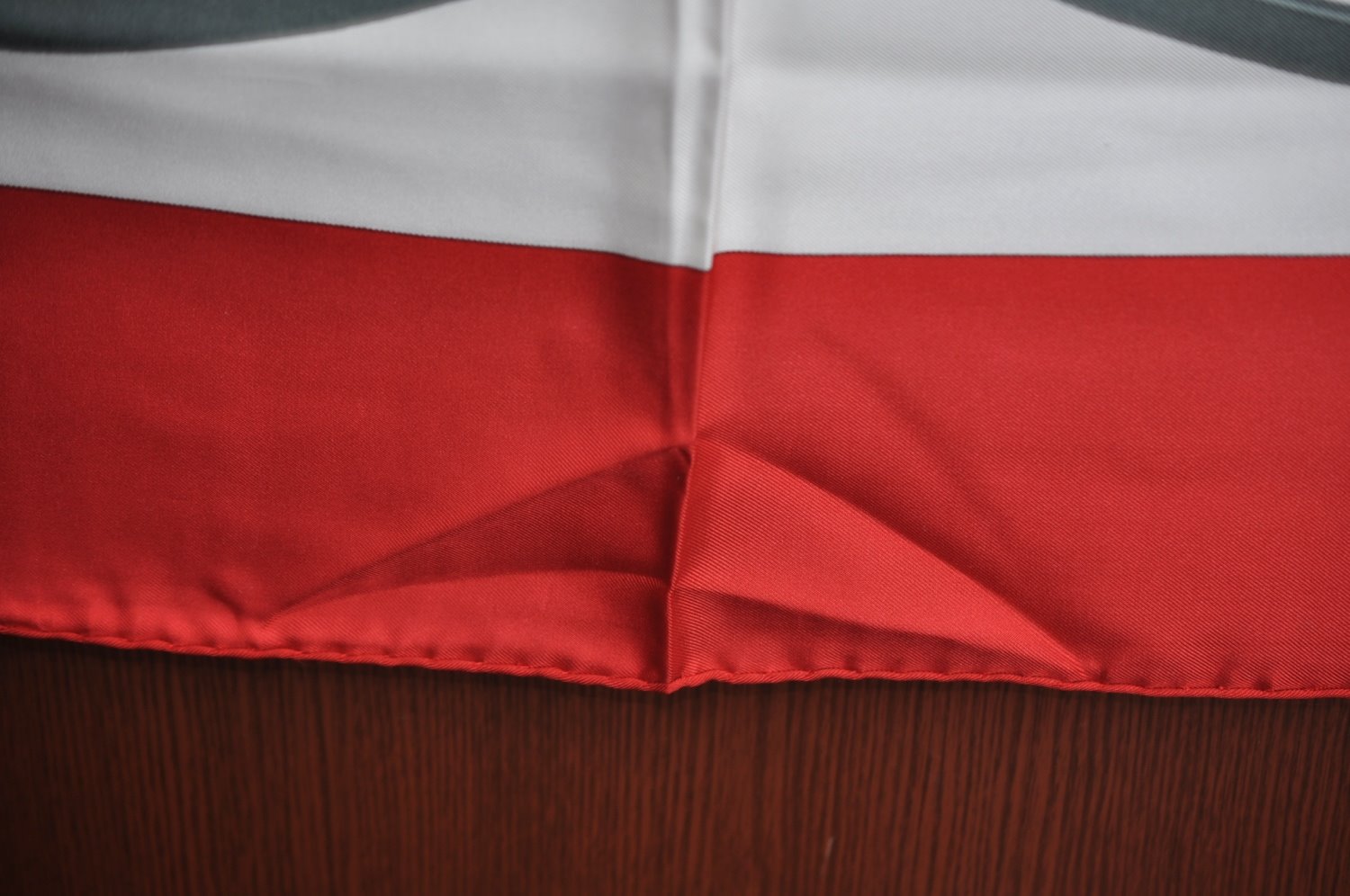 Authentic HERMES Carre 90 Scarf 