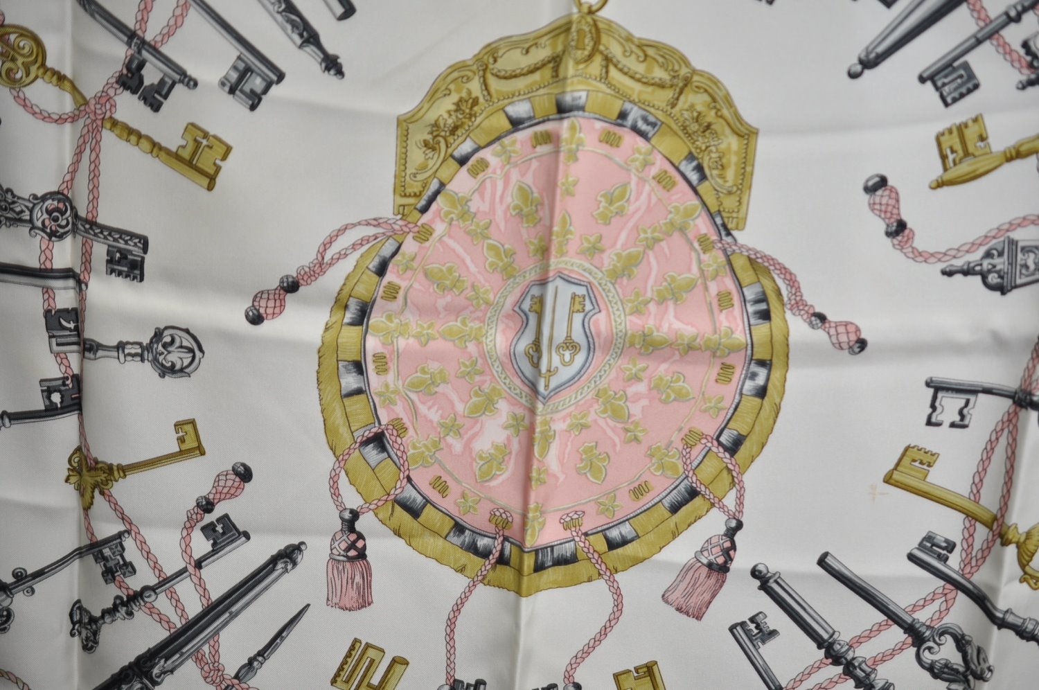 Authentic HERMES Carre 90 Scarf 