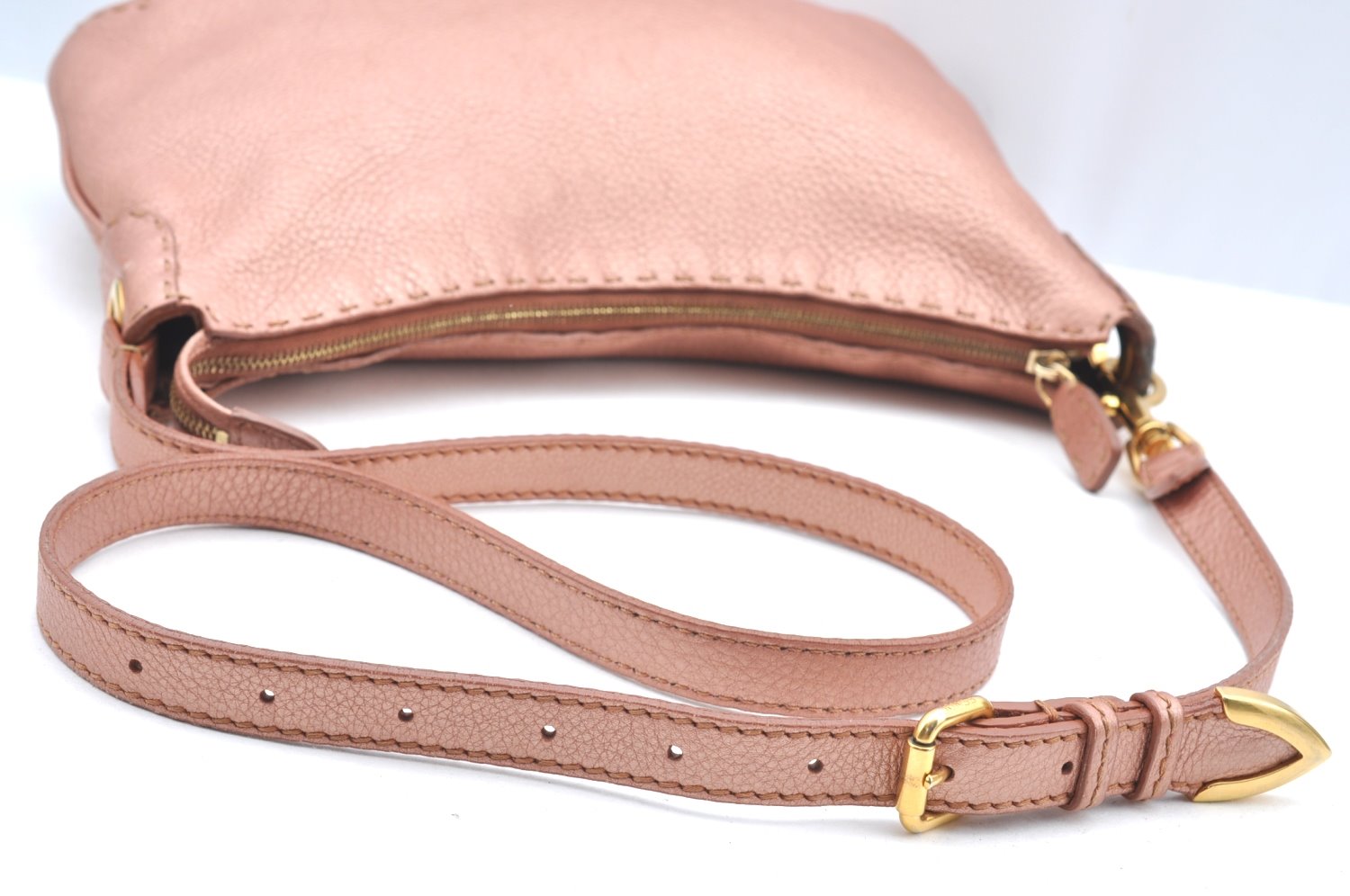 Authentic FENDI Selleria Shoulder Cross Body Bag Purse Leather Pink K4236
