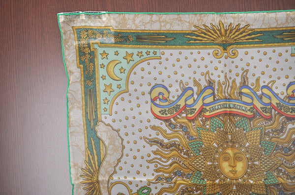 Auth HERMES Petit Carre 40 Scarf "GLORIA SOLI" Silk Mousseline Green Box K4245