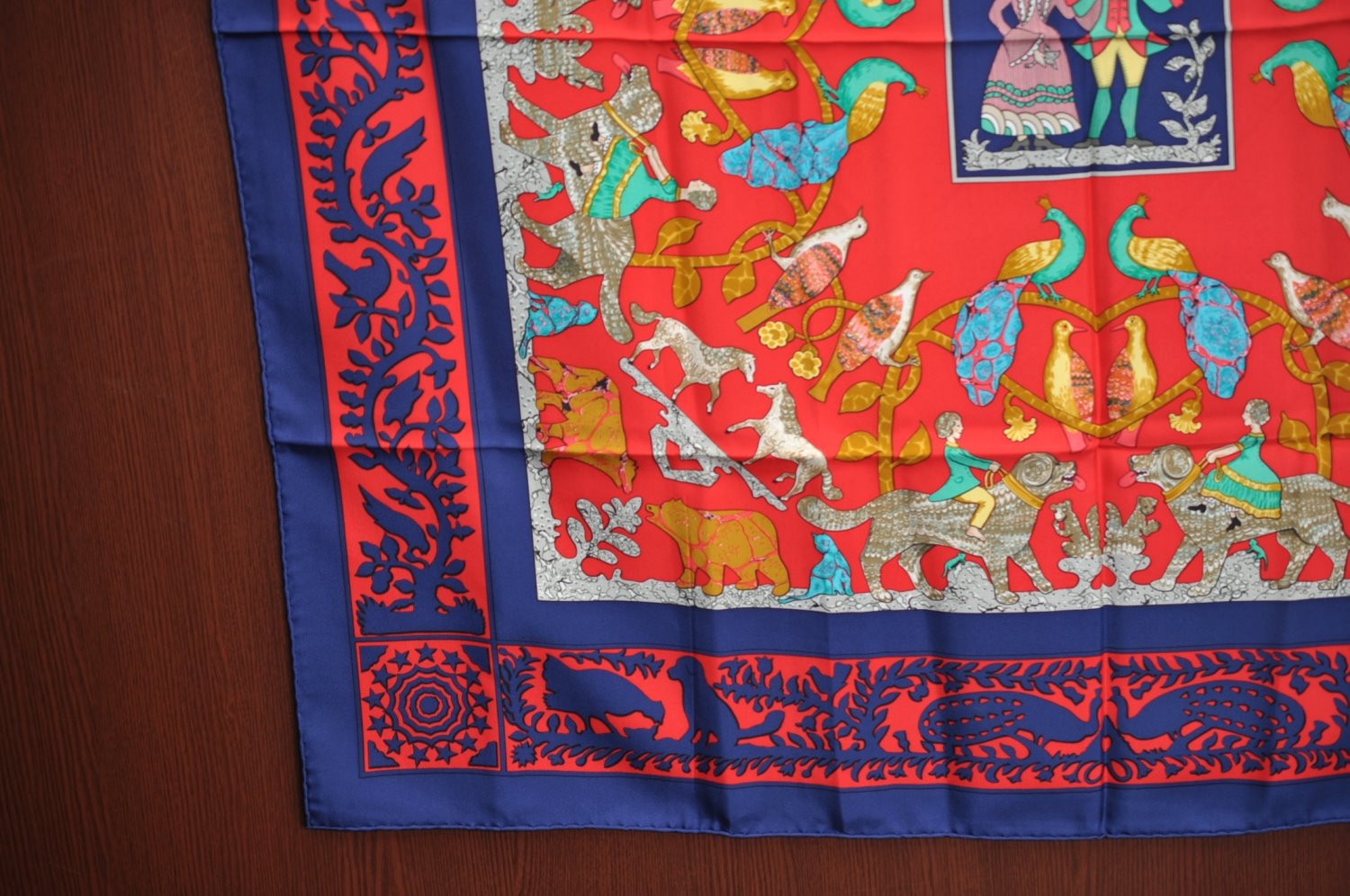 Authentic HERMES Carre 90 Scarf 