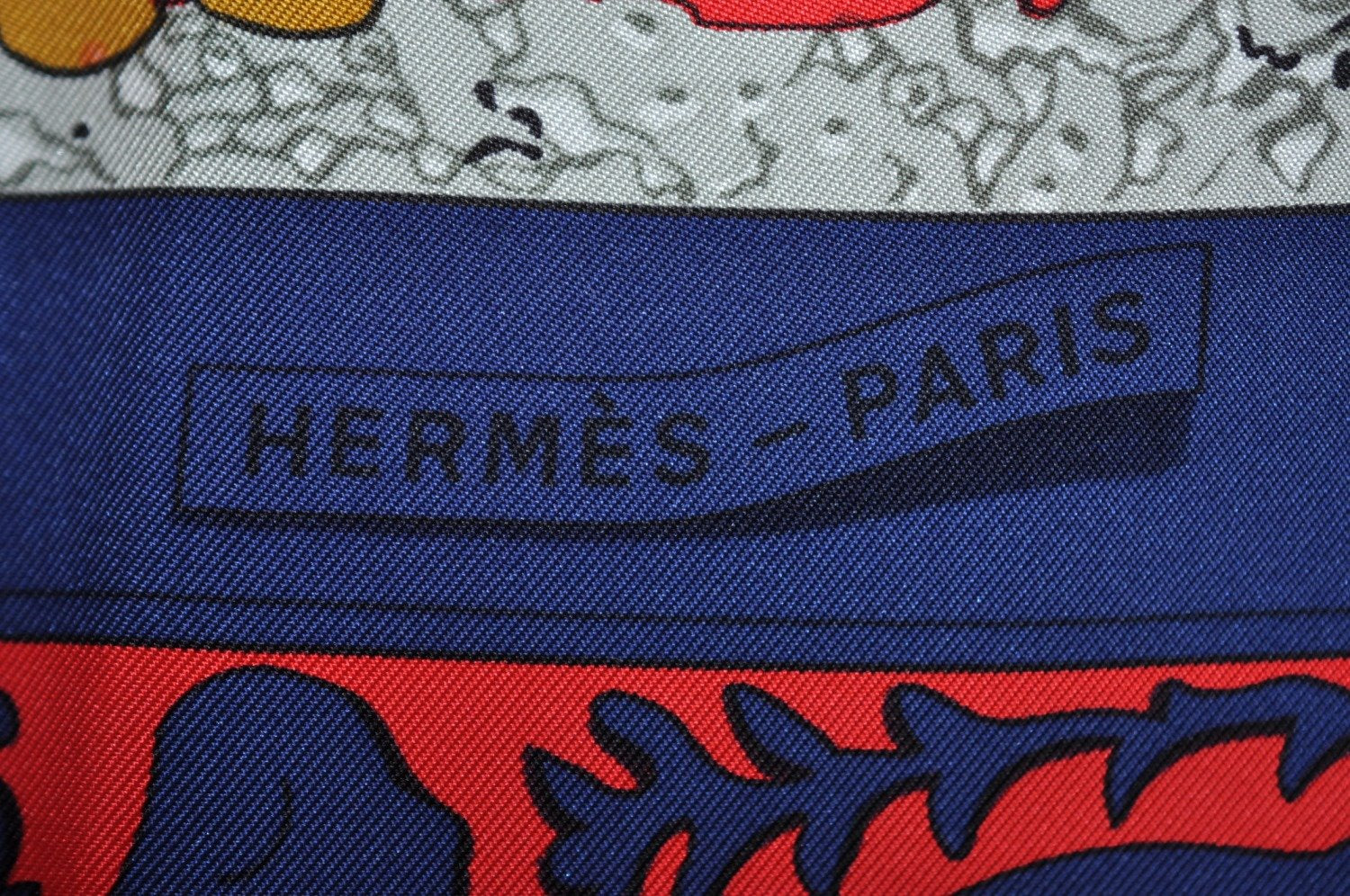 Authentic HERMES Carre 90 Scarf 