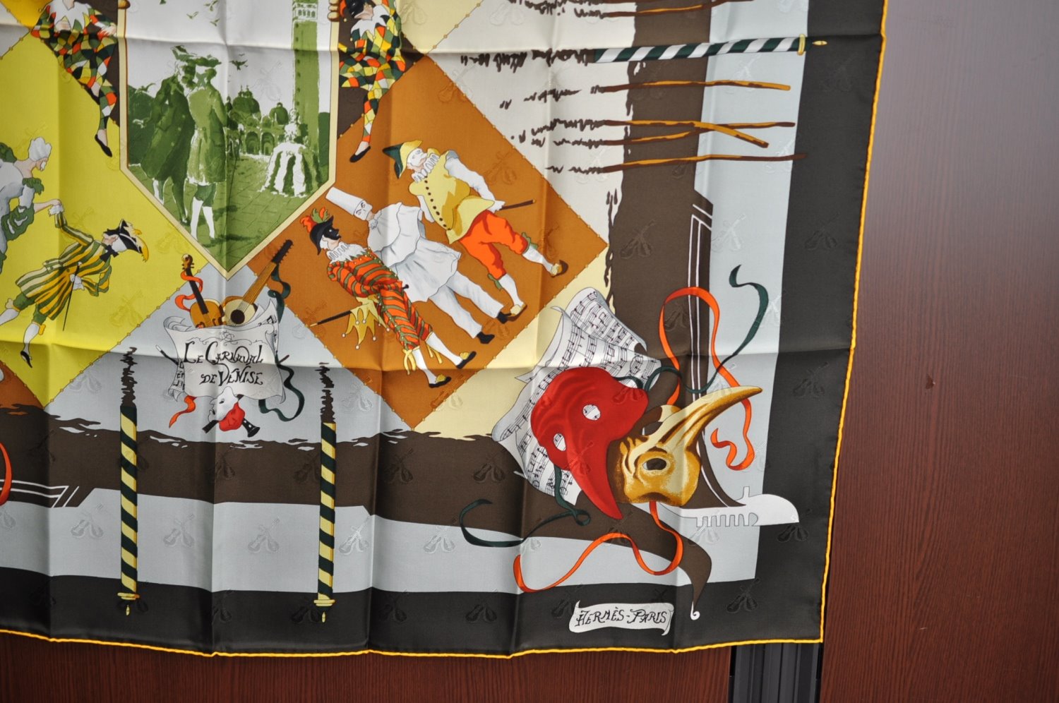 Authentic HERMES Carre 90 Scarf 