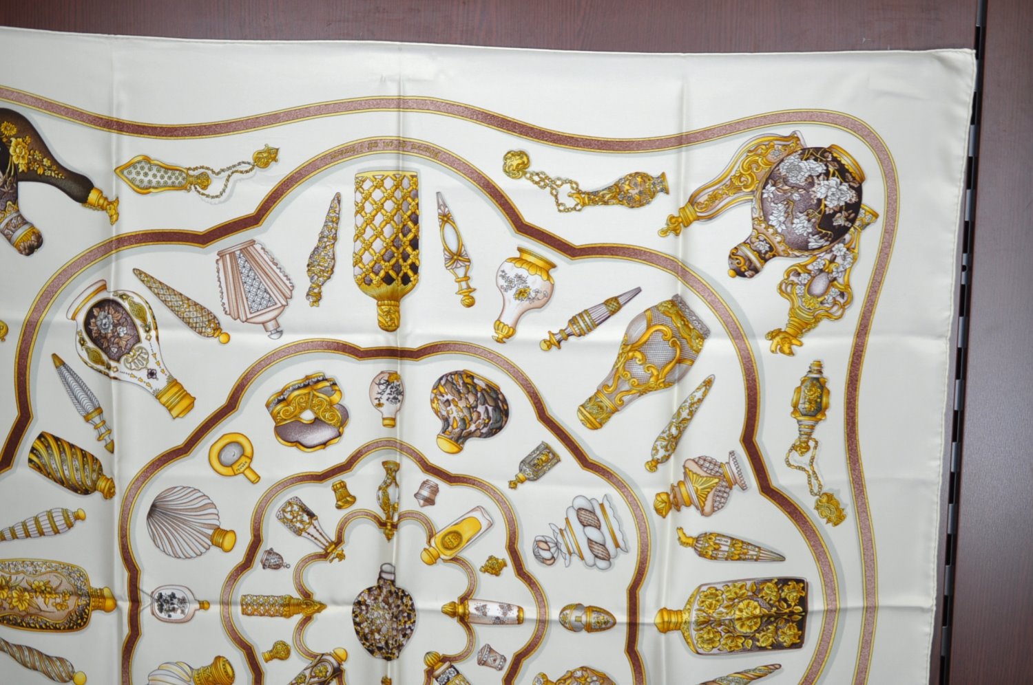 Authentic HERMES Carre 90 Scarf 