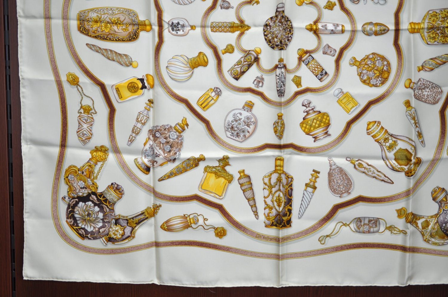Authentic HERMES Carre 90 Scarf 