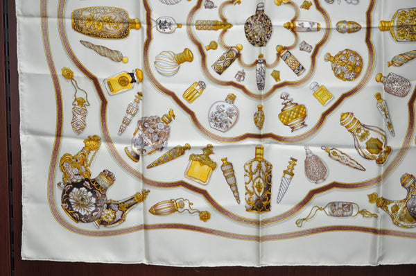 Authentic HERMES Carre 90 Scarf "Qu' importe le flacon" Silk White K4260