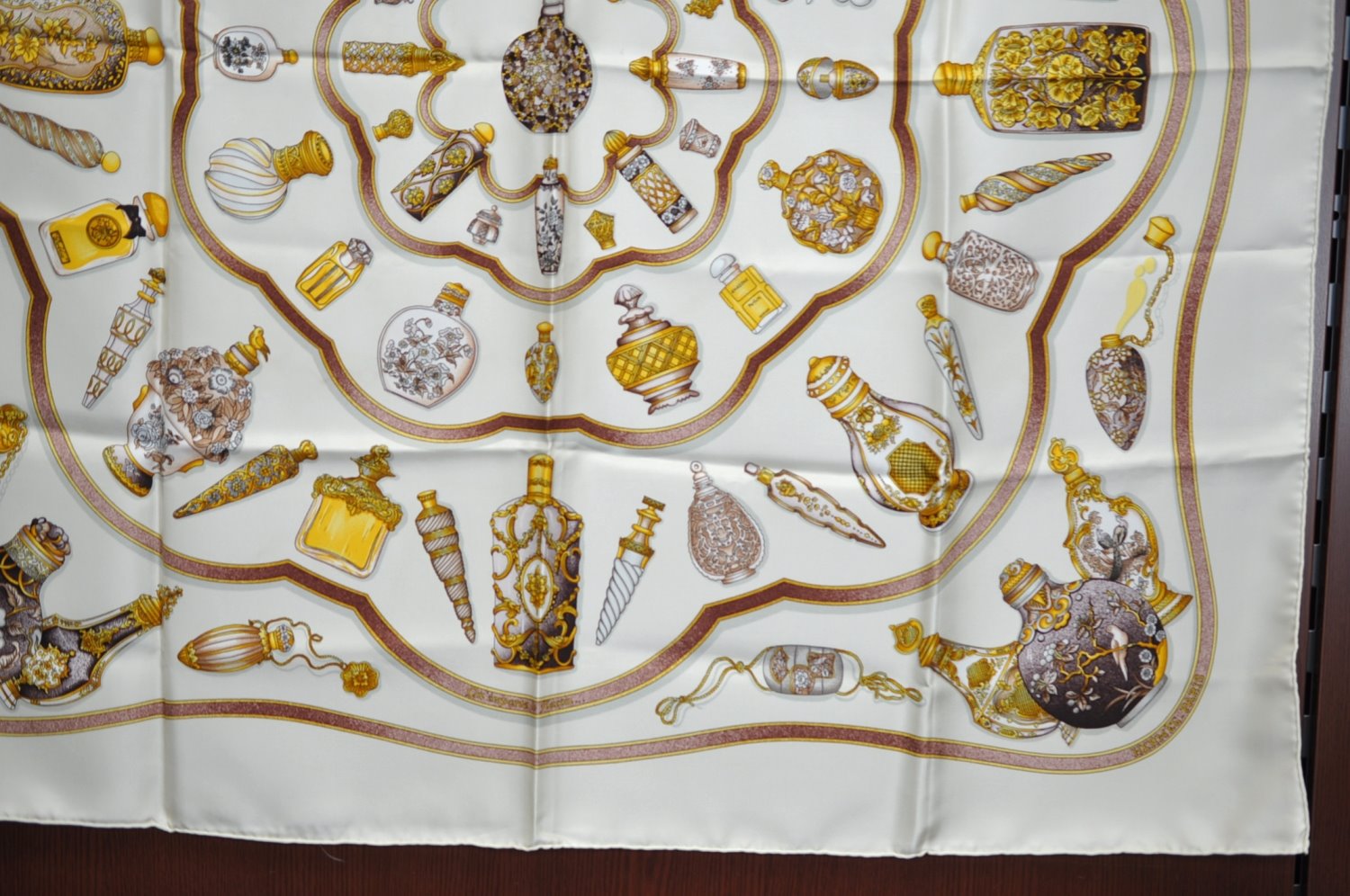 Authentic HERMES Carre 90 Scarf 