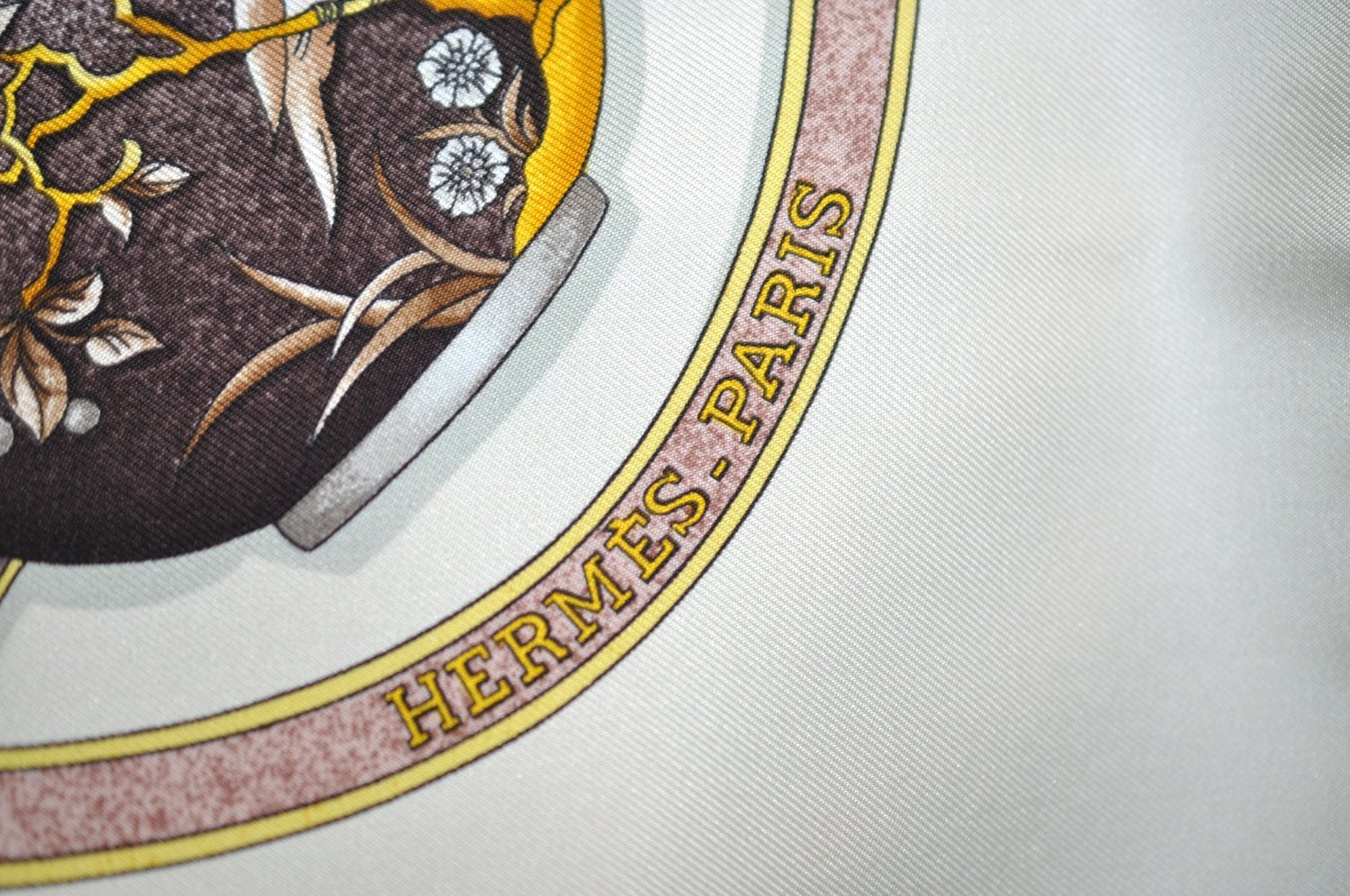 Authentic HERMES Carre 90 Scarf 