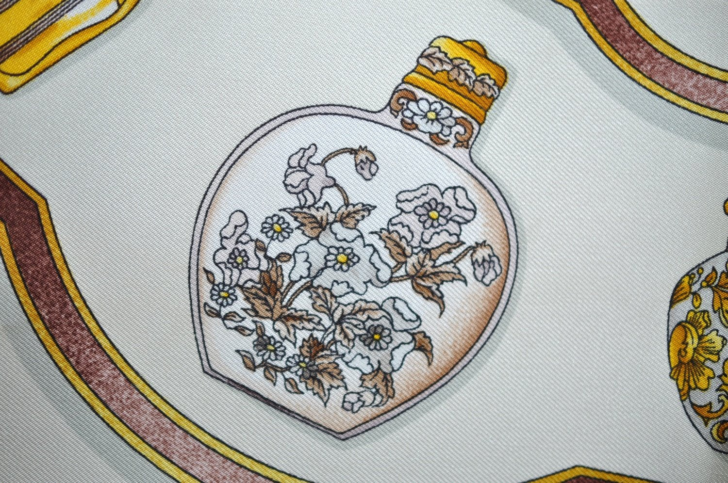 Authentic HERMES Carre 90 Scarf 