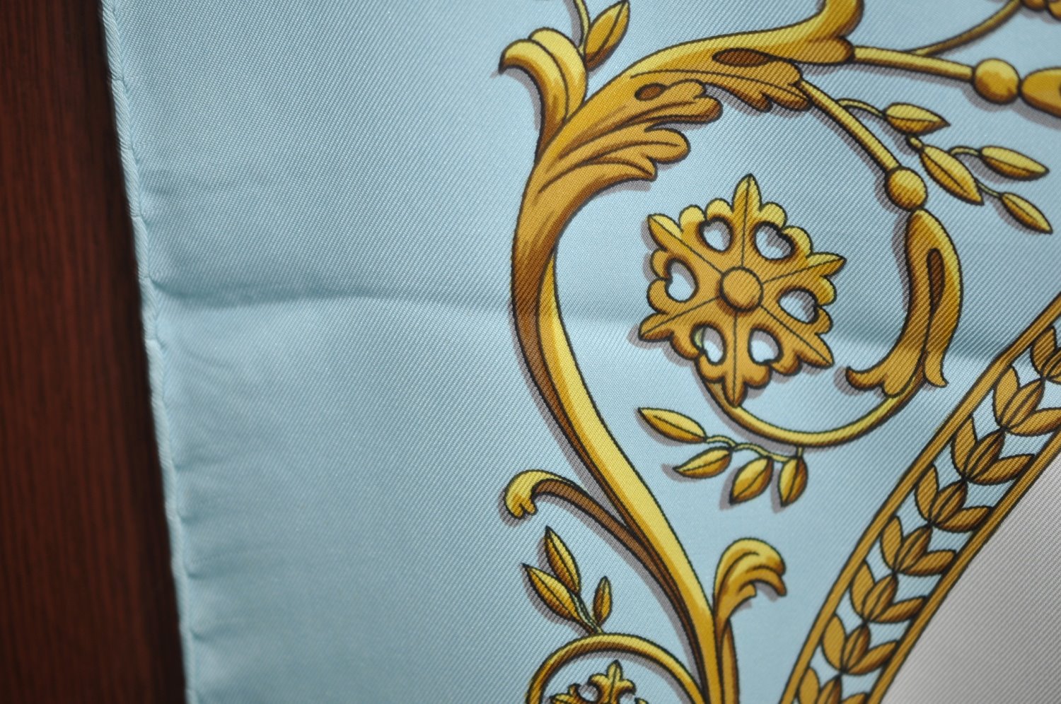 Authentic HERMES Carre 90 Scarf 