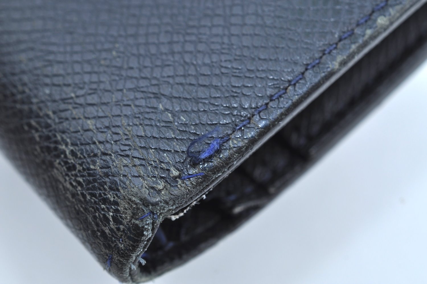 Auth Louis Vuitton Taiga Portefeuille Brazza Long Wallet Navy M30502 LV K4319