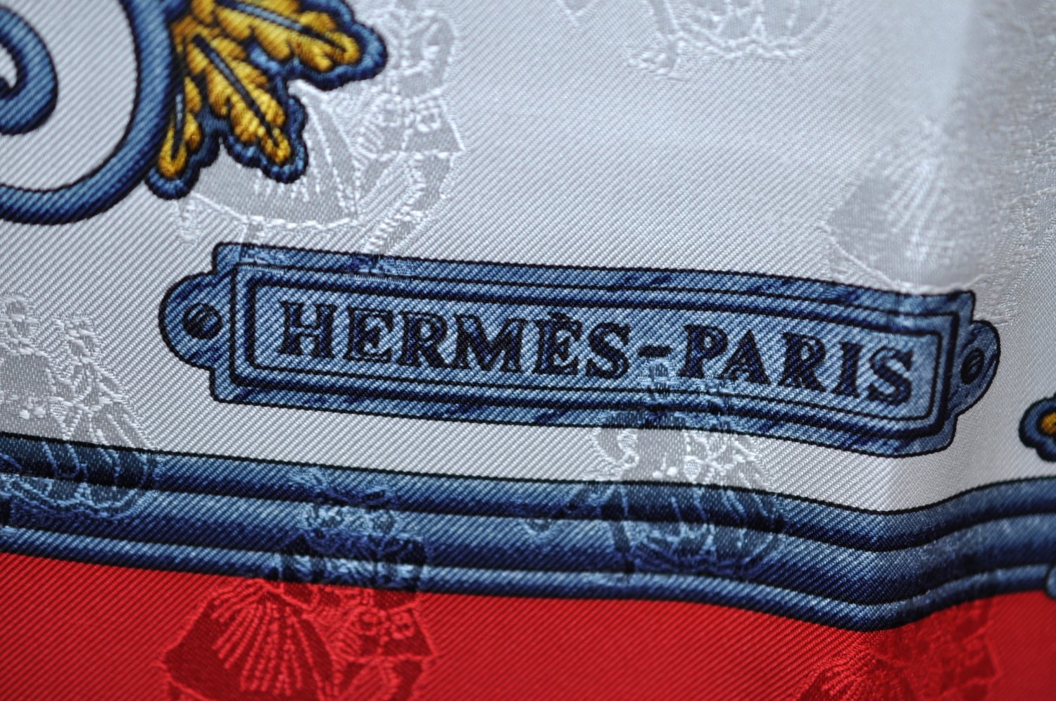 Authentic HERMES Carre 90 Scarf 