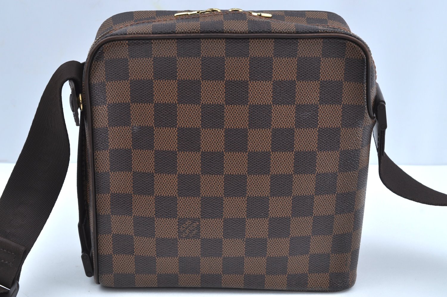 Authentic Louis Vuitton Damier Olav PM Shoulder Cross Body Bag N41442 LV K4368