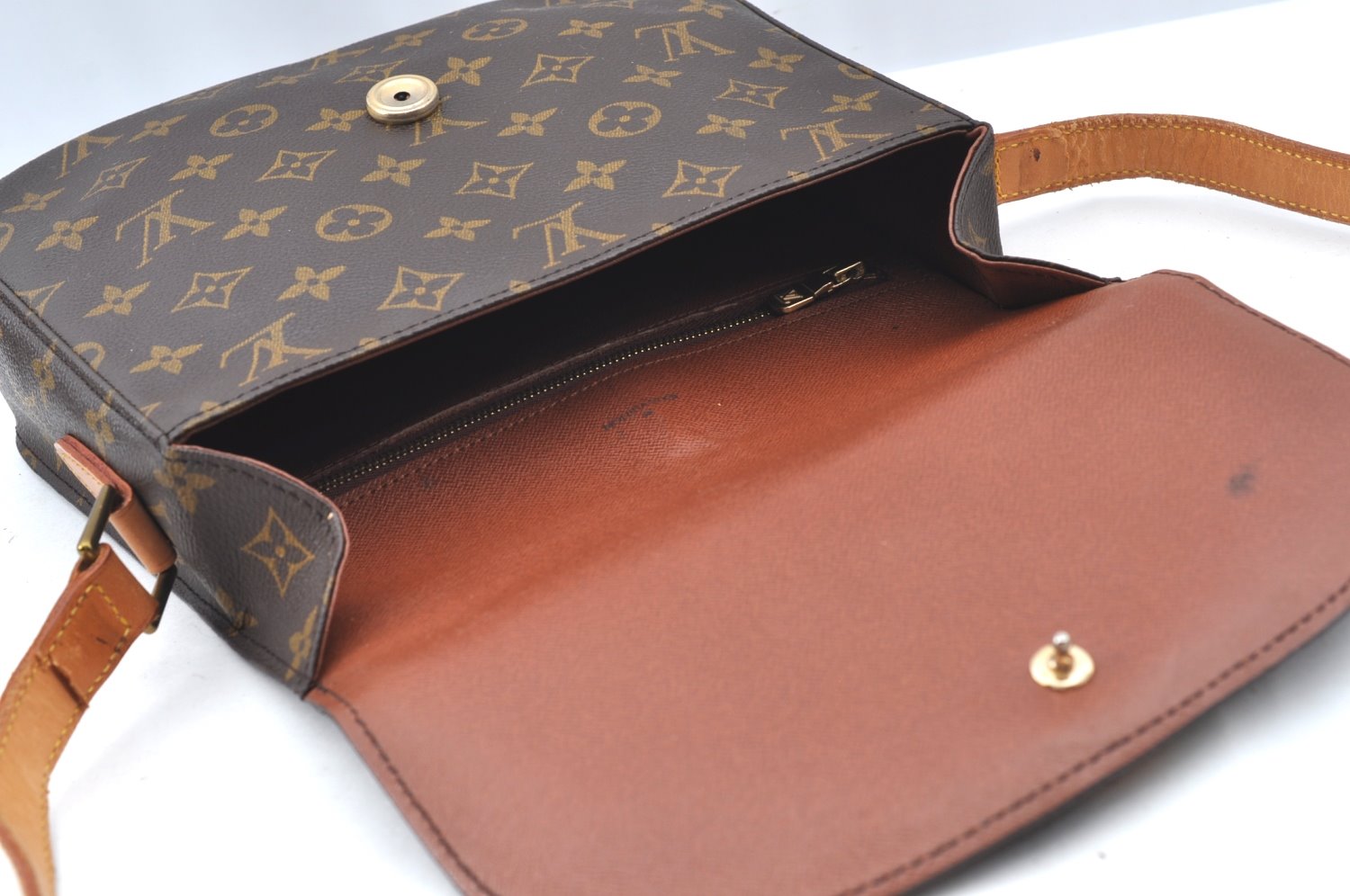 Authentic Louis Vuitton Monogram Saint Cloud GM M51242 Shoulder Cross Bag K4370