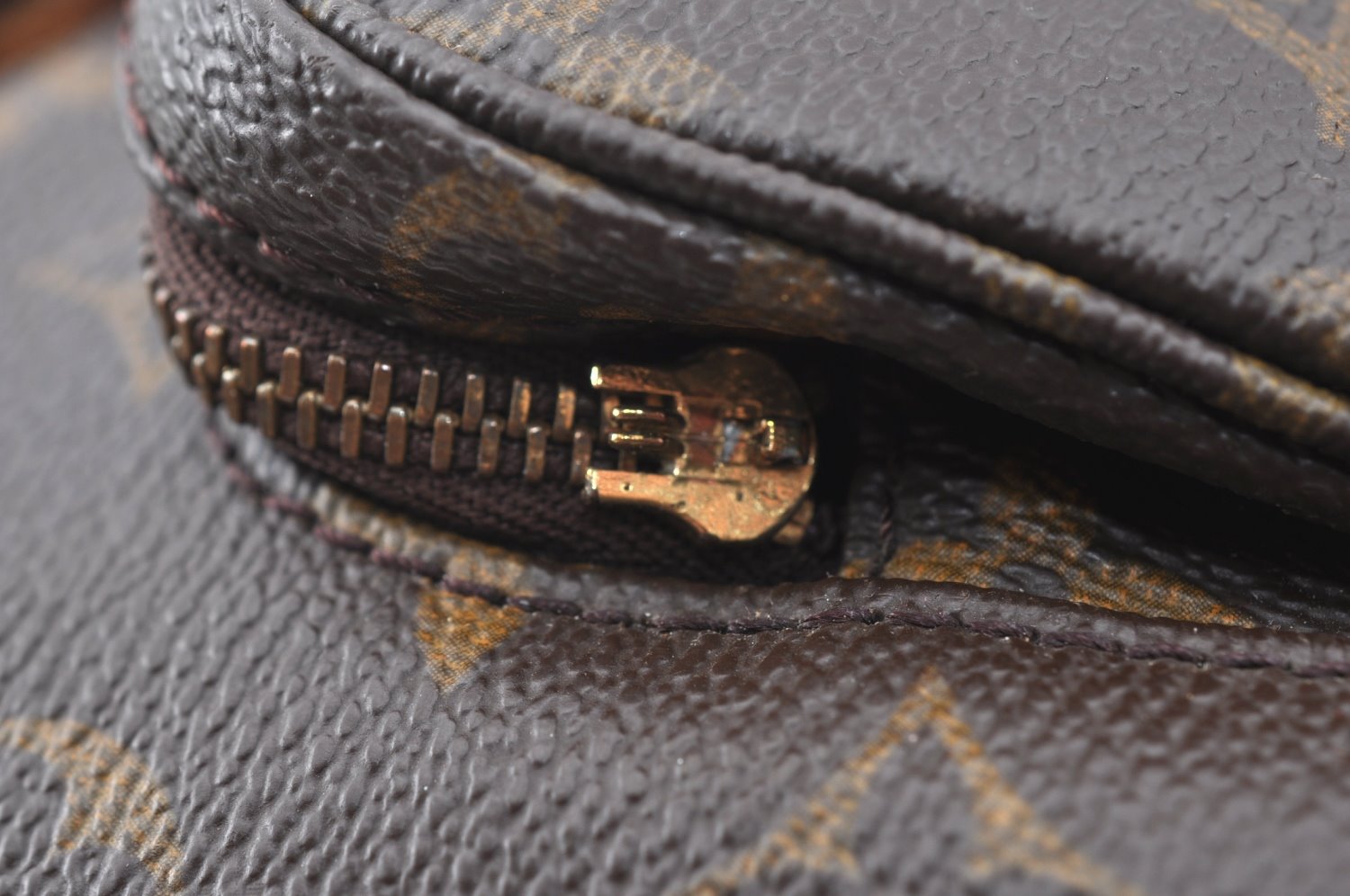 Authentic Louis Vuitton Monogram Montsouris PM Backpack M51137 LV K4382