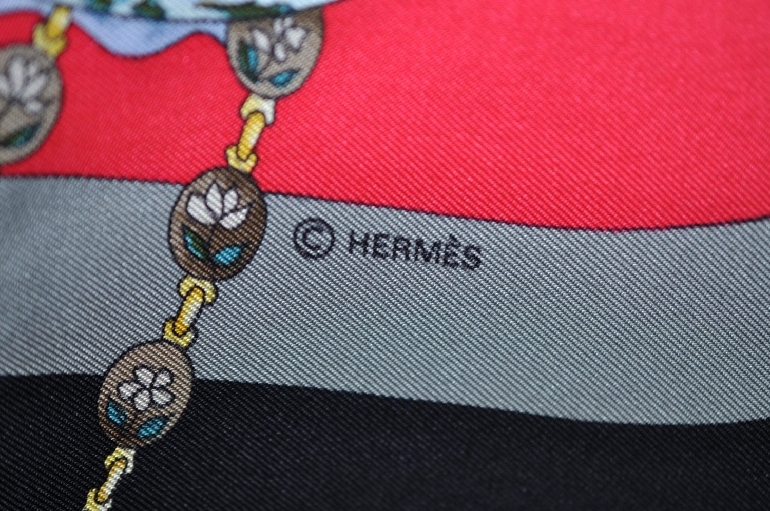 Authentic HERMES Carre 90 Scarf 