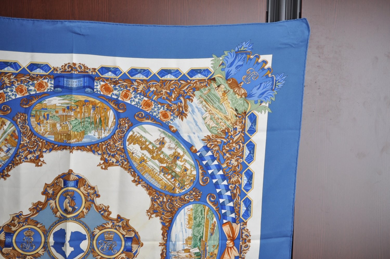 Authentic HERMES Carre 90 Scarf 