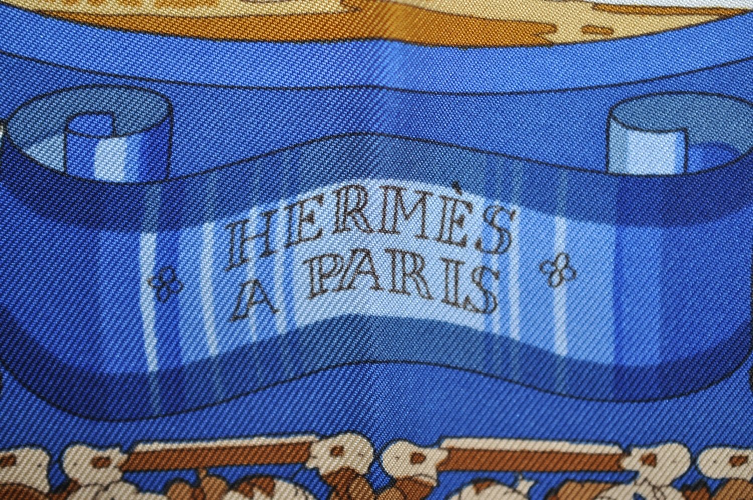 Authentic HERMES Carre 90 Scarf 