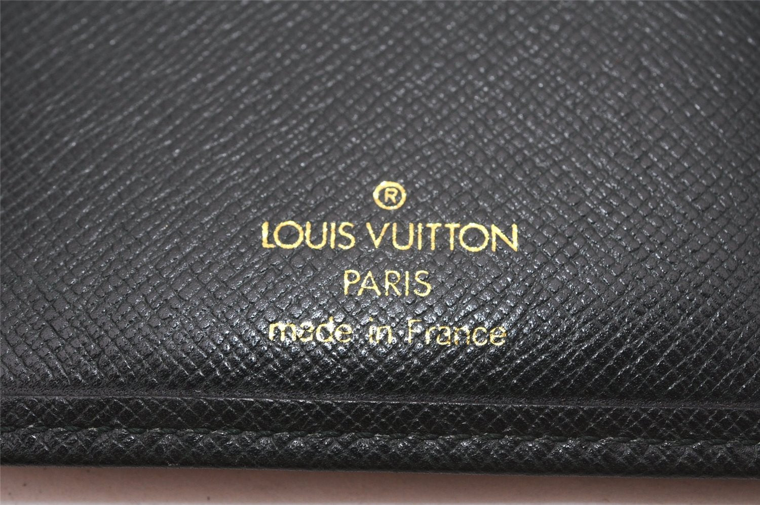 Authentic Louis Vuitton Taiga Porteb 14 Cartes Credit Wallet M30404 Green K4559