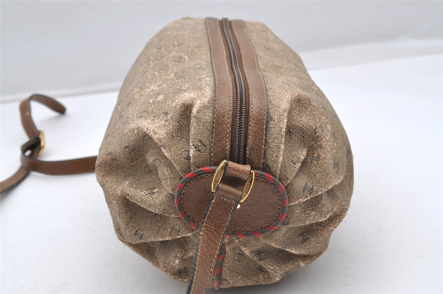 Authentic GUCCI Rigate Line Shoulder Bag Purse PVC Leather Brown Junk K4583