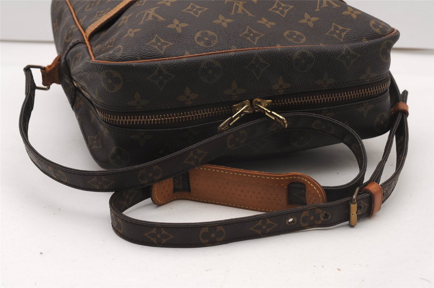 Authentic Louis Vuitton Monogram Danube 28 Shoulder Cross Body Bag LV K4612