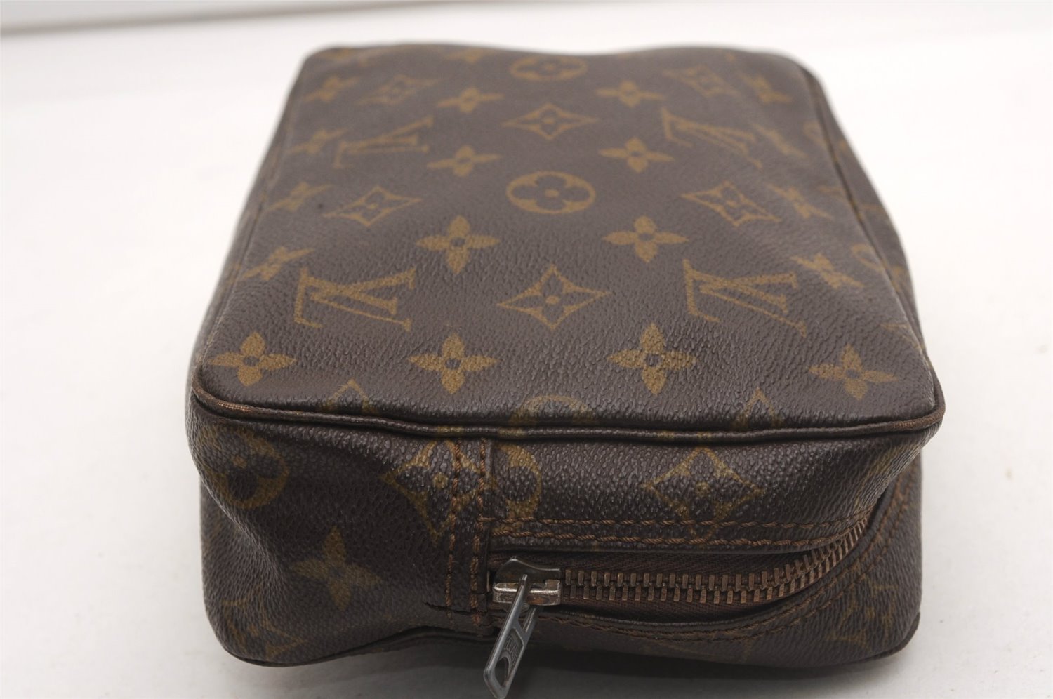Auth Louis Vuitton Monogram Trousse Toilette 23 Clutch Hand Bag Old Model K4614
