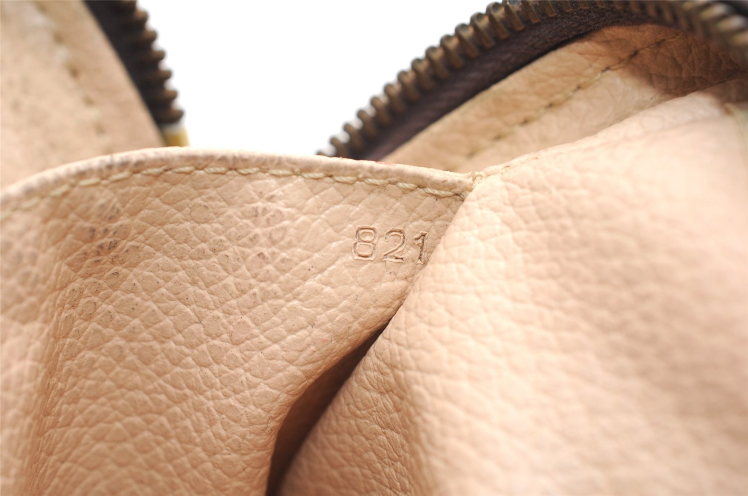 Auth Louis Vuitton Monogram Trousse Toilette 23 Clutch Hand Bag Old Model K4614