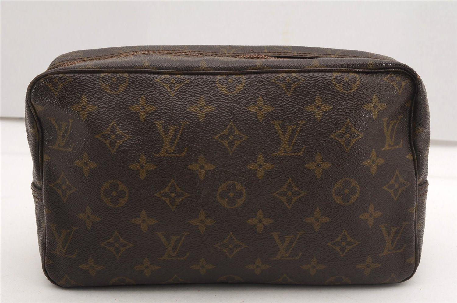 Auth Louis Vuitton Monogram Trousse Toilette 28 Clutch Hand Bag Old Model K4619