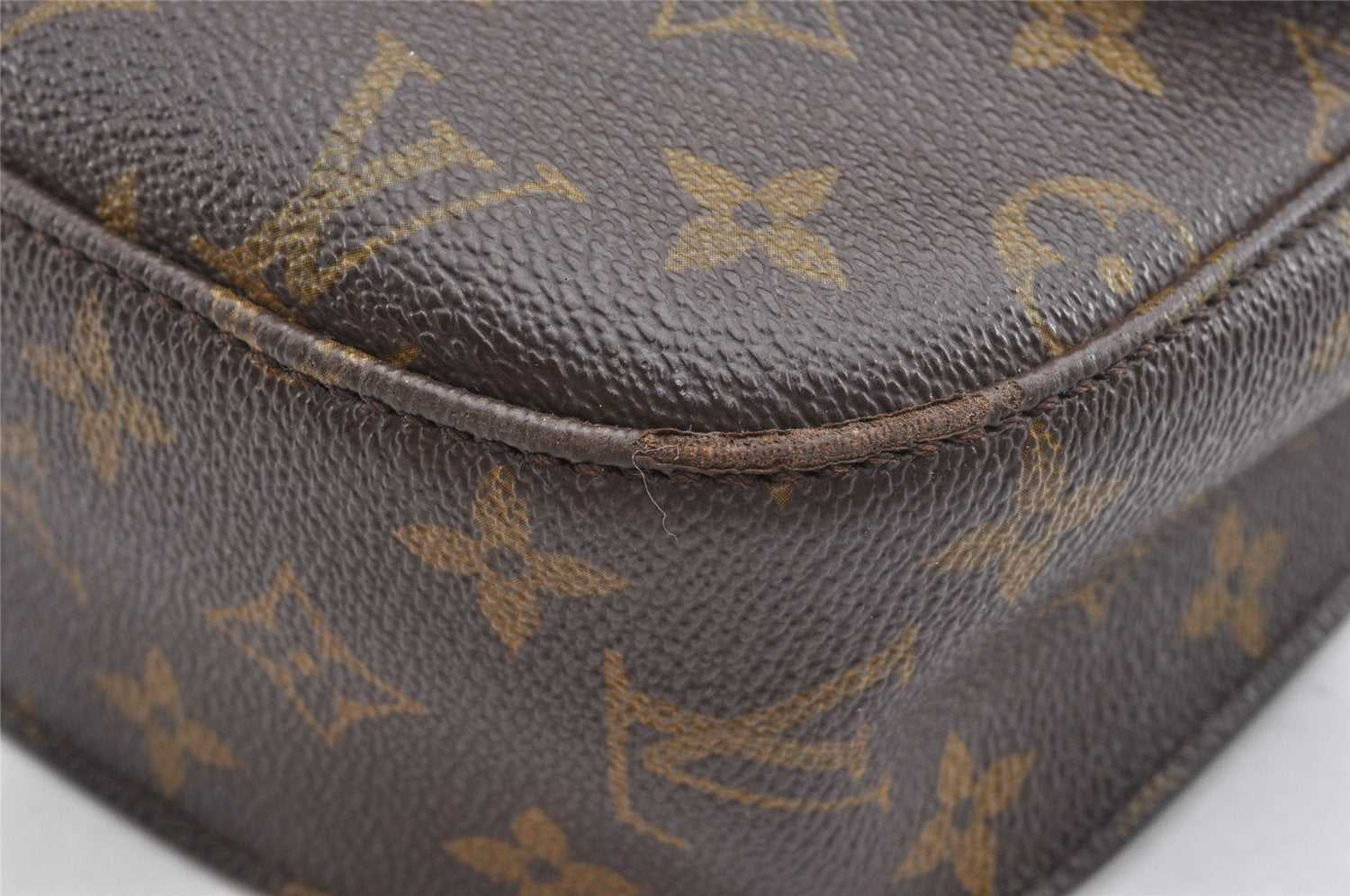 Auth Louis Vuitton Monogram Saint Cloud GM Shoulder Cross Bag Old Model LV K4625