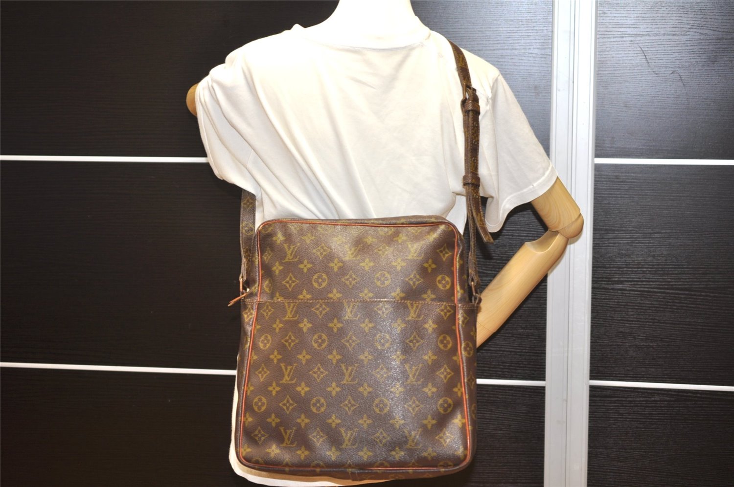 Authentic Louis Vuitton Monogram Marceau Shoulder Cross Body Bag Old Model K4638