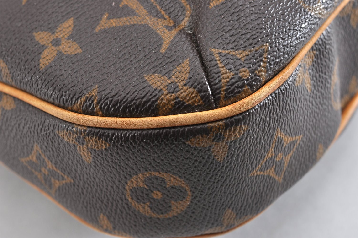 Auth Louis Vuitton Monogram Odeon MM Shoulder Cross Bag M56389 LV Junk K4640