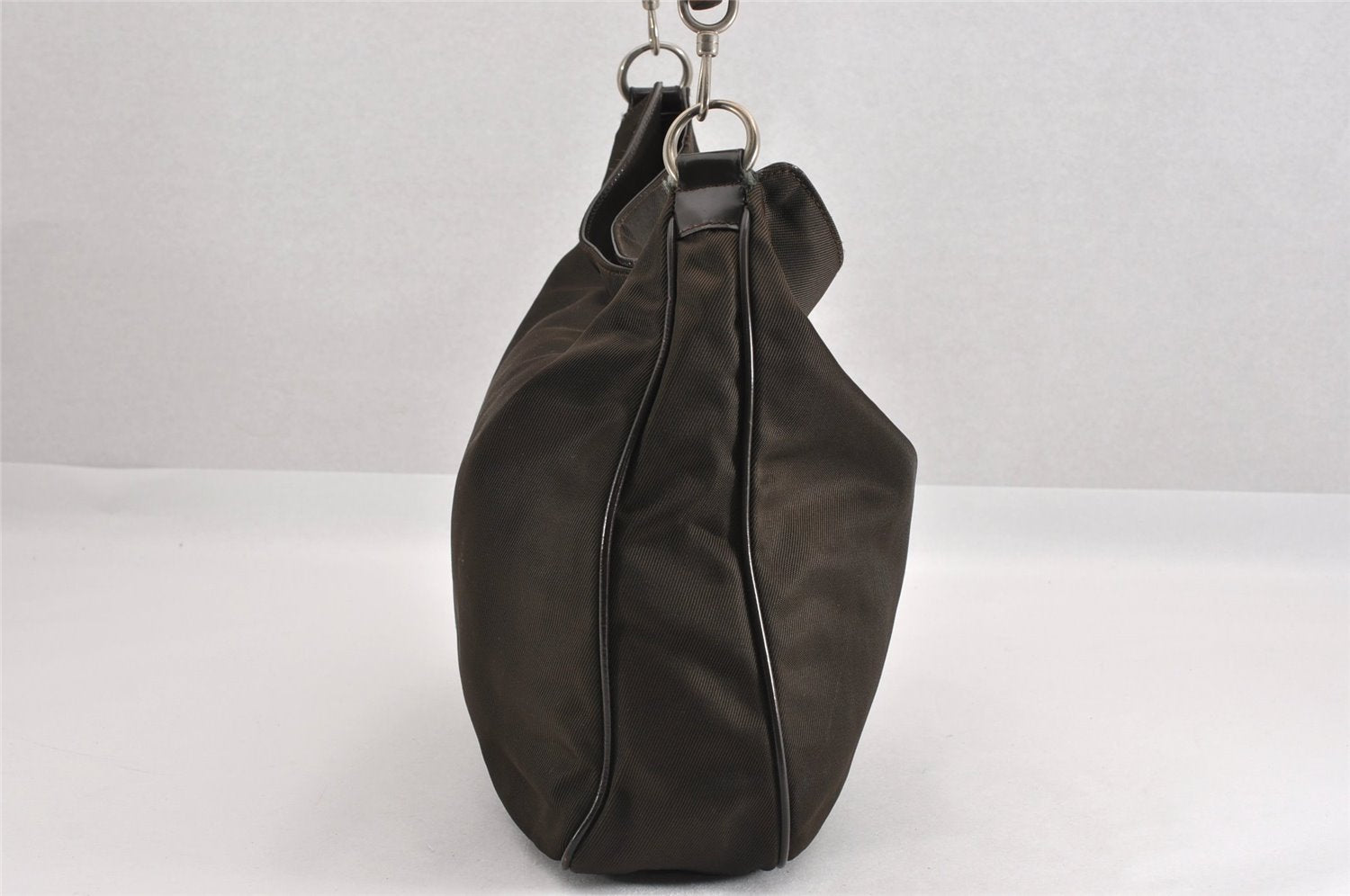 Authentic GUCCI Bamboo Shoulder Bag Purse Nylon Leather Brown K4645