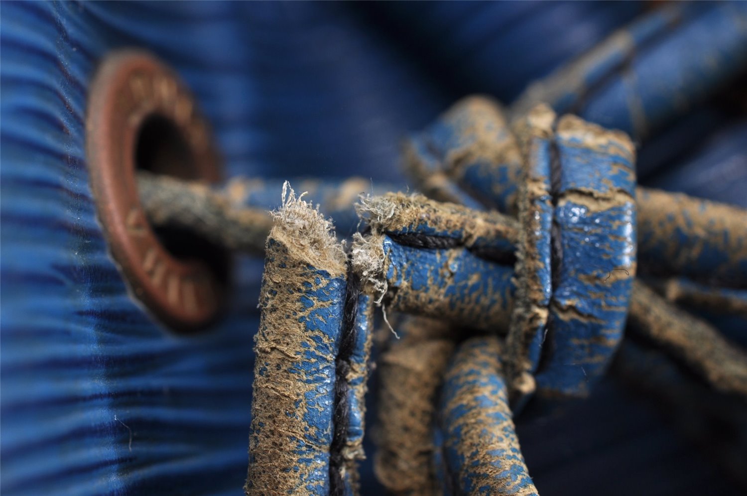 Authentic Louis Vuitton Epi Petit Noe Shoulder Drawstring Bag M44105 Blue K4659