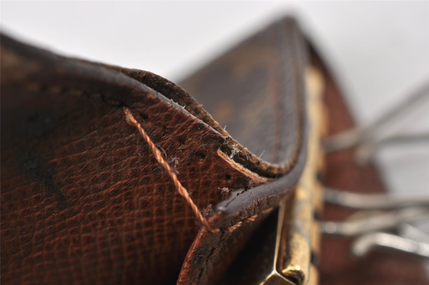 Authentic Louis Vuitton Monogram Multicles 4 Four Hooks Key Case M62631 LV K4660