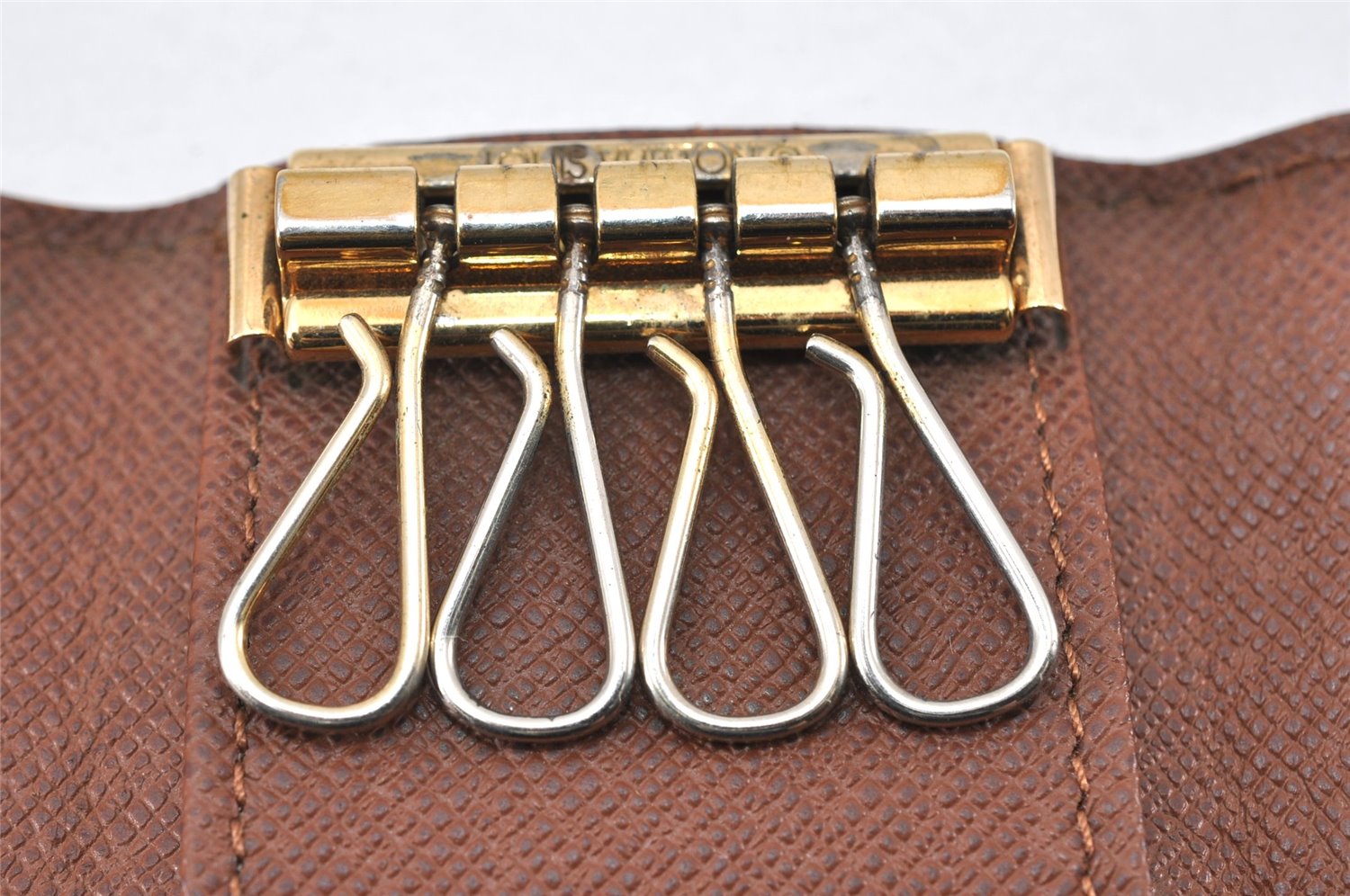 Authentic Louis Vuitton Monogram Multicles 4 Four Hooks Key Case M62631 LV K4672