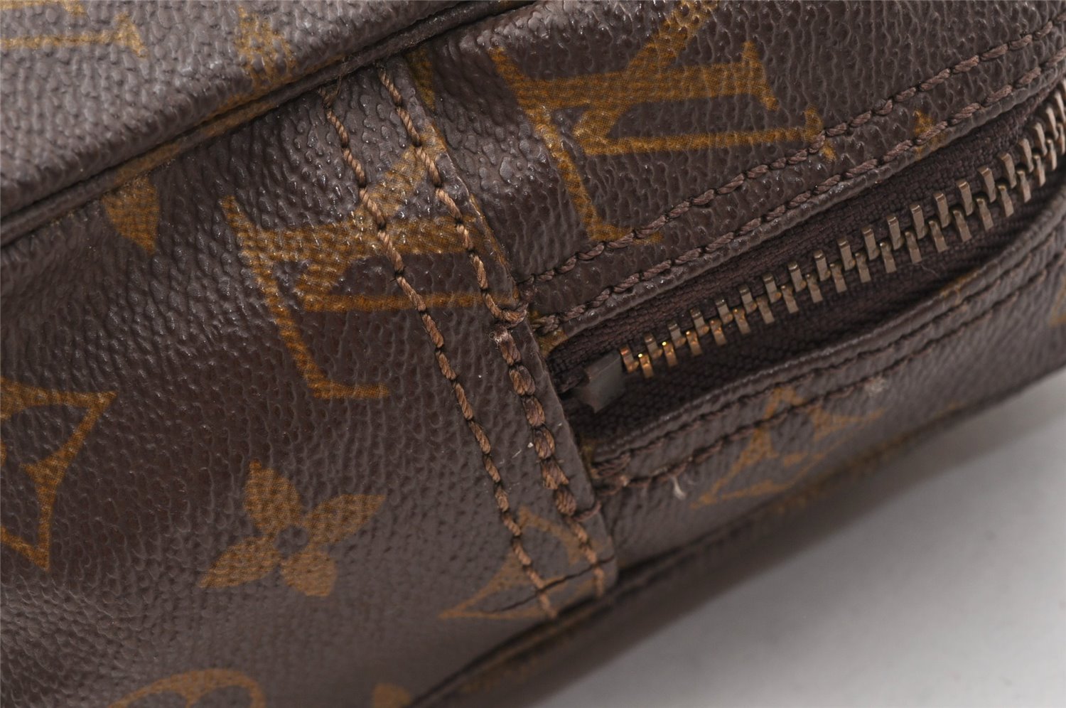 Auth Louis Vuitton Monogram Trousse Toilette 28 Clutch Hand Bag Old Model K4684