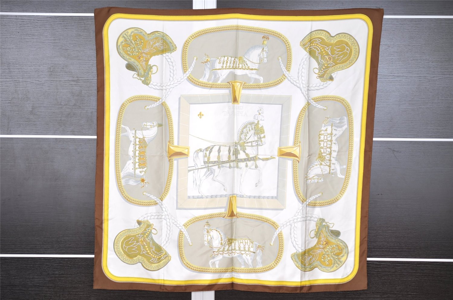 Authentic HERMES Carre 90 Scarf 