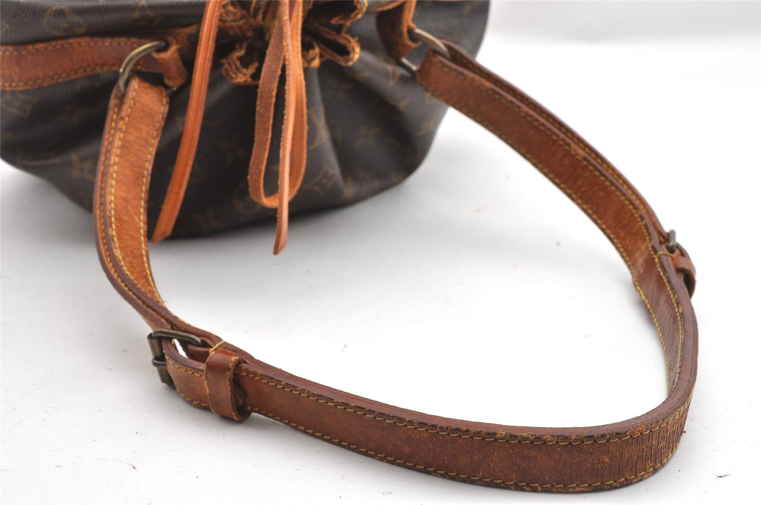 Authentic Louis Vuitton Monogram Petit Noe M42226 Shoulder Drawstring Bag K4725