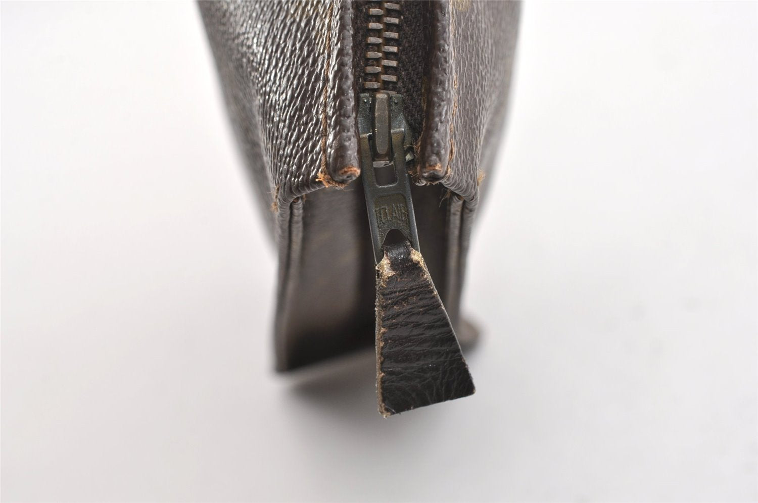 Auth Louis Vuitton Monogram Poche Toilette 26 Cosmetics Pouch Old Model LV K4755