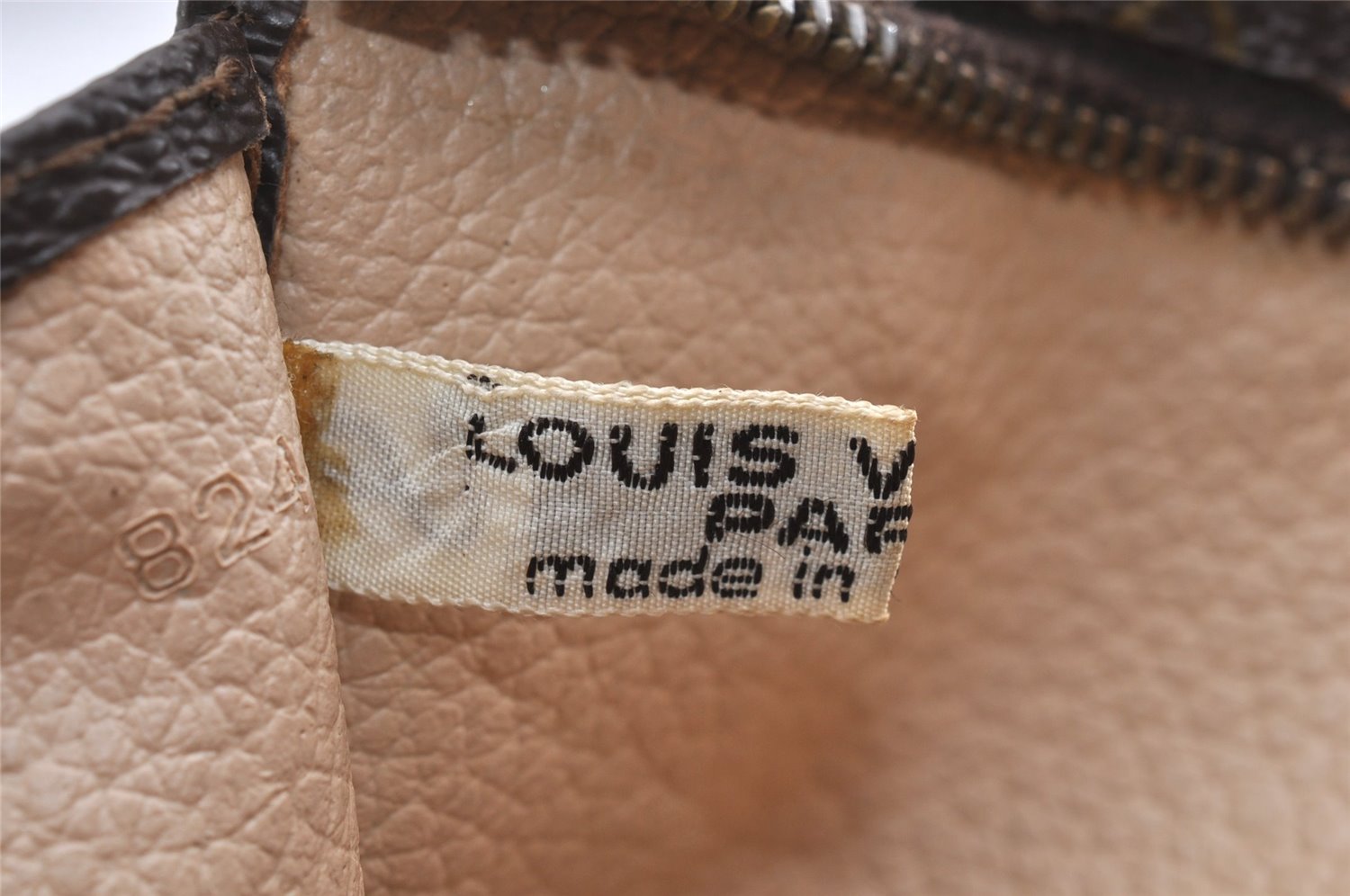 Auth Louis Vuitton Monogram Poche Toilette 26 Cosmetics Pouch Old Model LV K4755