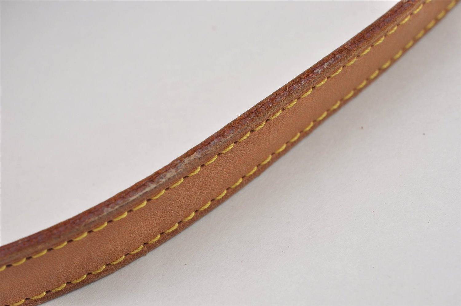 Authentic Louis Vuitton Leather Shoulder Strap For Bucket GM 31.9