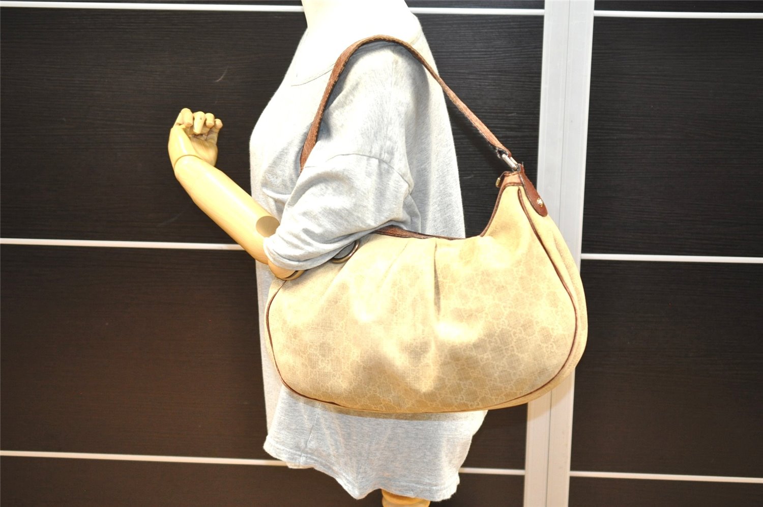 Authentic GUCCI Sukey Shoulder Bag GG Canvas Leather 232955 Beige K4778