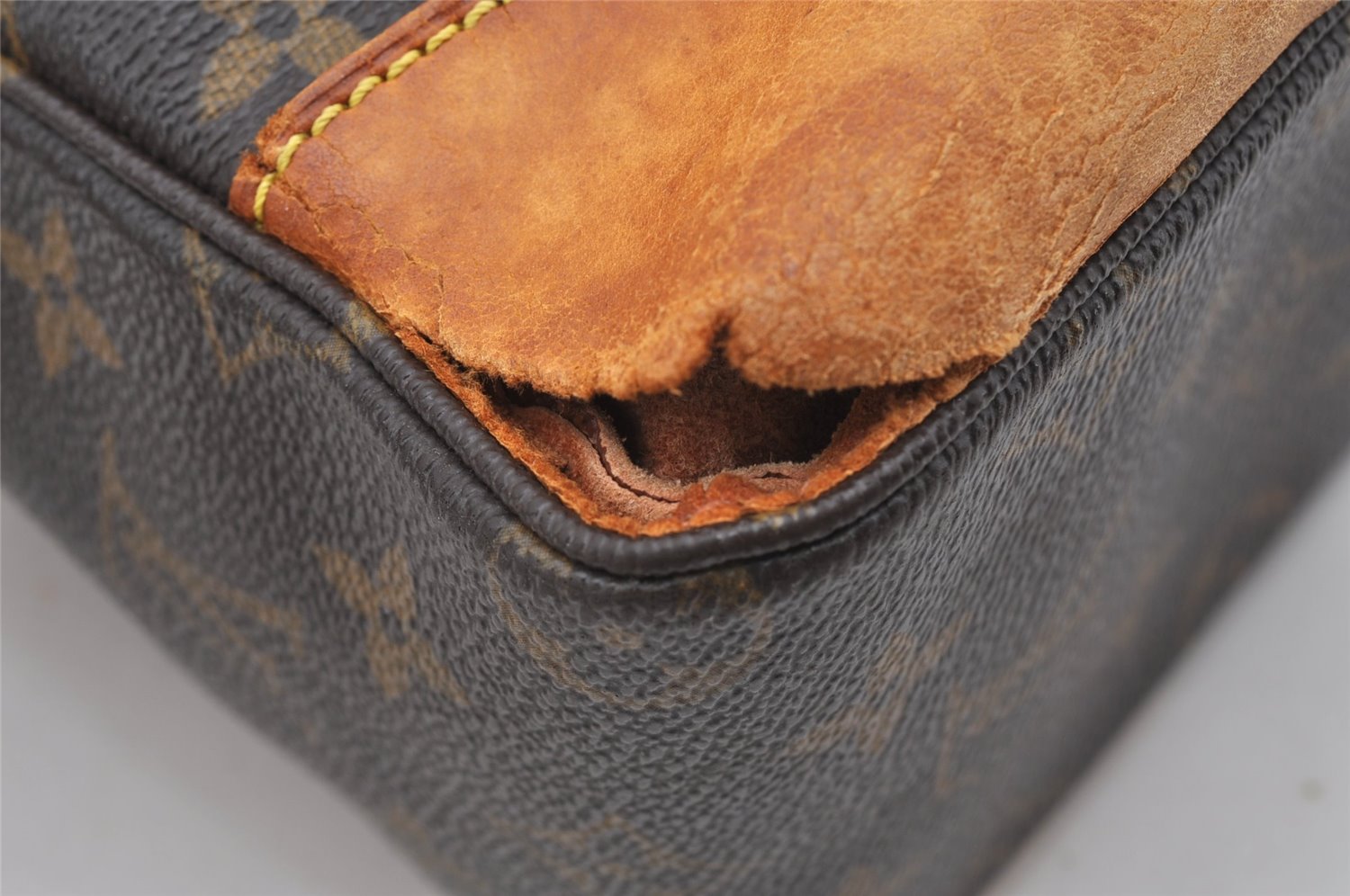 Authentic Louis Vuitton Monogram Boulogne 30 Shoulder Bag M52165 LV Junk K4799