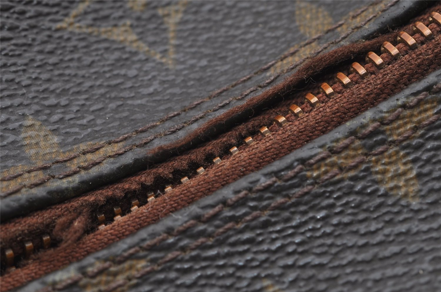 Authentic Louis Vuitton Monogram Boulogne 30 Shoulder Bag M52165 LV Junk K4799