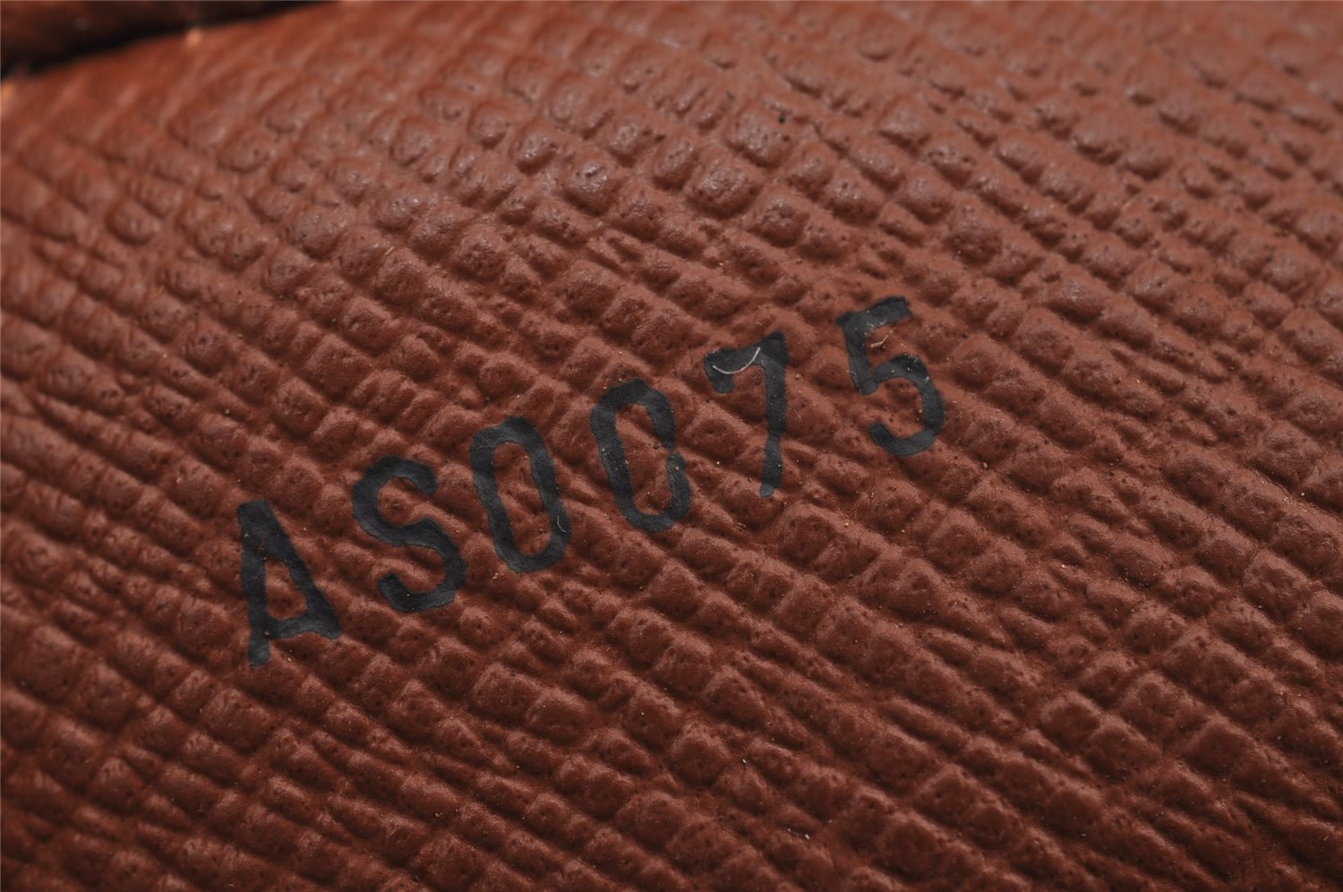 Authentic Louis Vuitton Monogram Boulogne 30 Shoulder Bag M52165 LV Junk K4799