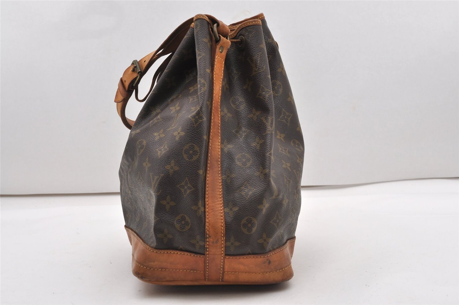 Authentic Louis Vuitton Monogram Noe Shoulder Drawstring Bag M42224 LV K4813