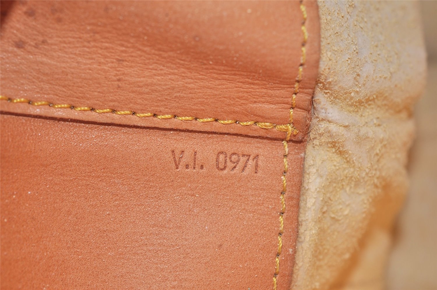 Authentic Louis Vuitton Monogram Bucket GM Shoulder Bag Old Model LV Junk K4814