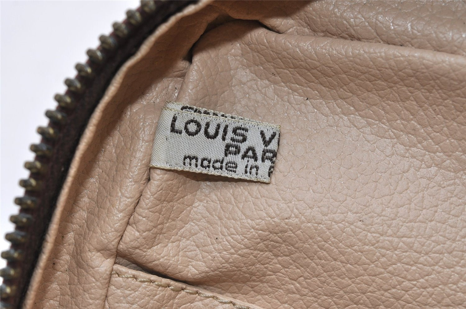 Auth Louis Vuitton Monogram Trousse Toilette 23 Clutch Hand Bag M47524 LV K4815